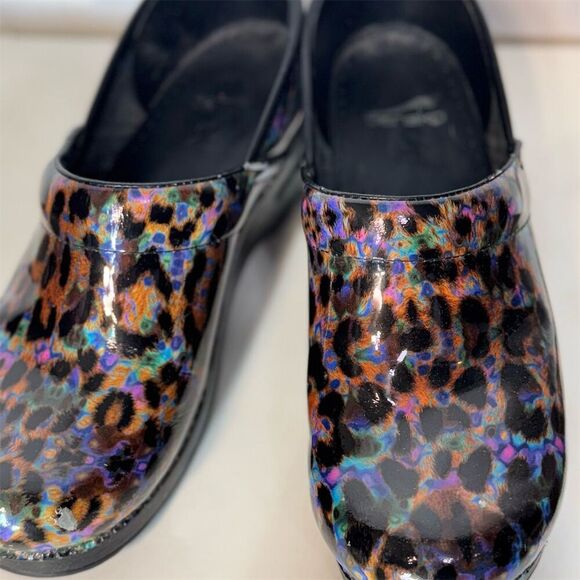 Dansko Professional Leopard Iridescent Patent Leather Clogs Sz 39 Euro US 8.5-9 - Picture 6 of 10